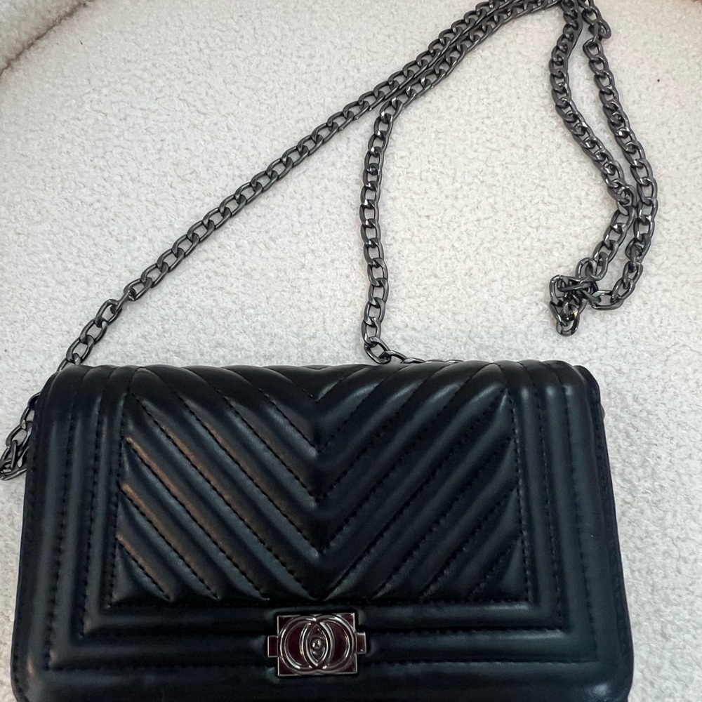 Black Quilted Chain Shoulder Bag
